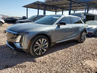 2023 Cadillac LYRIQ RWD Luxury z VIN 1GYKPMRK4PZ000101, wystawiony jako Copart lot #43423155 z przebiegiem 14 590 mil mil oraz Szkody całkowita. Historia ofert i sprzedaży dostępna na DreamBid. Obrazek 1.