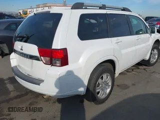 2011 Mitsubishi Endeavor LS with VIN 4A4JN2AS7BE028071, listed as a IAAI auction lot 41391634 with 149,070 mi miles. Bid and sale history available at carsss.com. Image 4.