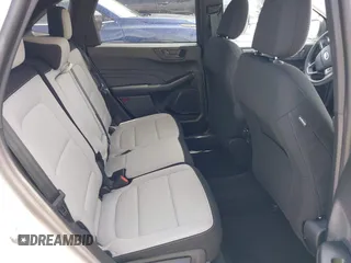 2025 Ford Escape Active z VIN 1FMCU0GN7SUA03259, wystawiony jako IAAI lot #41899036 z przebiegiem 189 mil mil oraz . Historia ofert i sprzedaży dostępna na DreamBid. Obrazek 8.