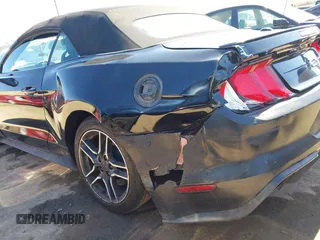 2019 Ford Mustang GT Premium z VIN 1FATP8FF5K5193437, wystawiony jako IAAI lot #42608815 z przebiegiem 67 115 mil mil oraz . Historia ofert i sprzedaży dostępna na DreamBid. Obrazek 18.