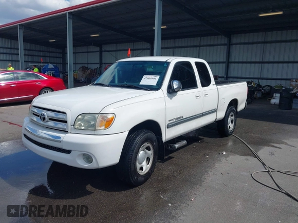 2006 Toyota Tundra SR5 with VIN 5TBRU34106S464095, listed as a IAAI auction lot 42004981 with 362,683 mi miles. Bid and sale history available at carsss.com. Image 2.