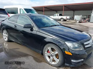 2013 Mercedes-Benz C 250 с VIN WDDGJ4HB5DF965843, выставлен на аукционе IAAI как лот 42318175 с пробегом 60 035 миль миль и . История ставок и продаж доступна на DreamBid. Изображение 1.