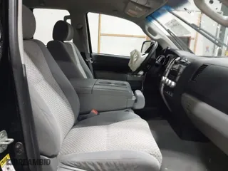 2008 Toyota Tundra 4WD Truck with VIN 5TFBV54148X070873, listed as a IAAI auction lot 41496443 with 157,865 mi miles. Bid and sale history available at carsss.com. Image 5.