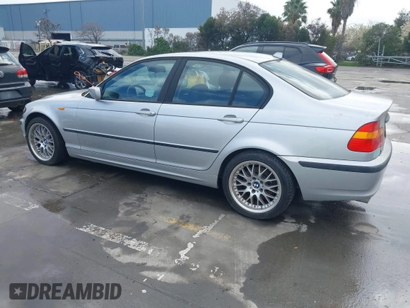 2005 BMW 3 Series 325i with VIN WBAAZ33485KP91350, listed as a IAAI auction lot 41536220 with 153,894 mi miles and . Bid and sale history available at DreamBid. Image 3.