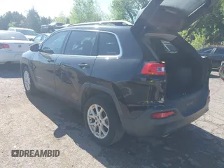 2018 Jeep Cherokee Latitude Plus z VIN 1C4PJLLB4JD537989, wystawiony jako IAAI lot #42066261 z przebiegiem 102 038 mil mil oraz . Historia ofert i sprzedaży dostępna na DreamBid. Obrazek 3.