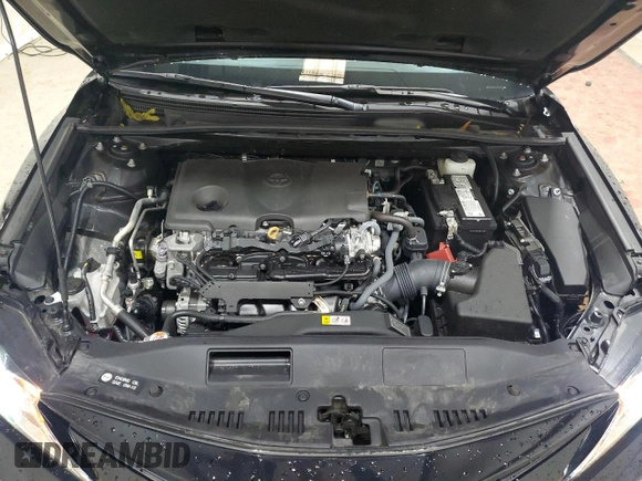 2024 Toyota Camry LE z VIN 4T1C11AK7RU221810, wystawiony jako Copart lot #57886175 z przebiegiem 31 492 mil mil oraz Czysty tytuł • Clean title. Historia ofert i sprzedaży dostępna na DreamBid. Obrazek 11.