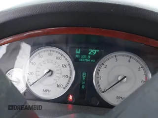 2006 Chrysler 300 C with VIN 2C3KK63H66H382504, listed as a IAAI auction lot 40599570 with 161,754 mi miles. Bid and sale history available at carsss.com. Image 7.