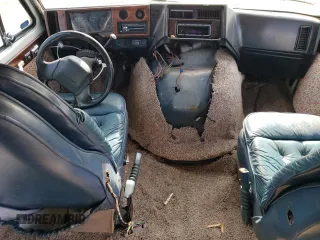 1992 Chevrolet Chevy Van z VIN 2GBEG25K3N4117707, wystawiony jako Copart lot #67318524 z przebiegiem 181 994 mil mil oraz Szkoda całkowita • Salvage title. Historia ofert i sprzedaży dostępna na DreamBid. Obrazek 8.