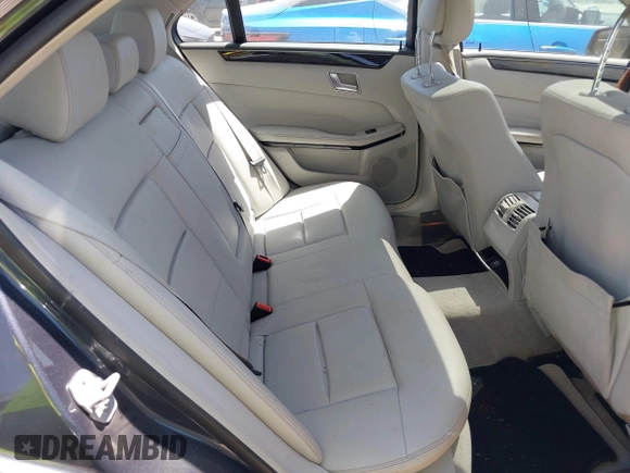2014 Mercedes-Benz E 350 Sport z VIN WDDHF5KB0EA859397, wystawiony jako IAAI lot #41996300 z przebiegiem 110 196 mil mil oraz . Historia ofert i sprzedaży dostępna na DreamBid. Obrazek 8.