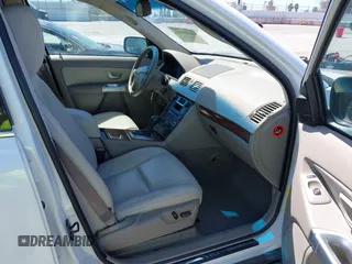 2006 Volvo XC90 2.5L Turbo with VIN YV4CZ592761264675, listed as a IAAI auction lot 41955213 with 123,348 mi miles. Bid and sale history available at carsss.com. Image 5.
