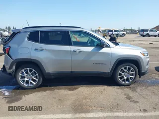 2022 Jeep Compass Latitude Lux with VIN 3C4NJDFB9NT170662, listed as a IAAI auction lot 42500321 with 57,782 mi miles and . Bid and sale history available at DreamBid. Image 14.