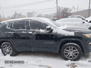 2020 Jeep Compass Latitude with VIN 3C4NJDBB8LT231115, listed as a IAAI auction lot 41254345 with 95,721 mi miles. Bid and sale history available at carsss.com. Image 13.