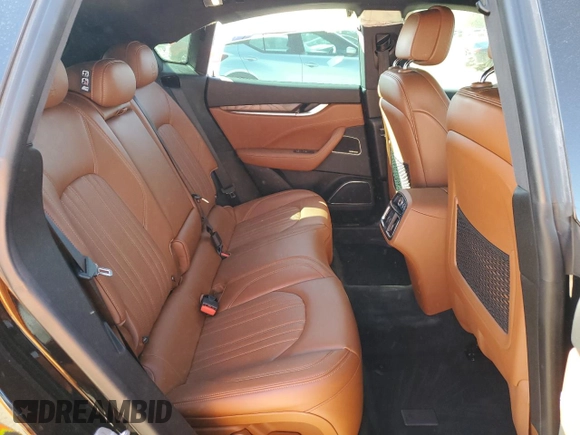 2017 Maserati Levante z VIN ZN661XUL4HX225995, wystawiony jako Copart lot #48588935 z przebiegiem 45 276 mil mil oraz Szkoda całkowita • Salvage title. Historia ofert i sprzedaży dostępna na DreamBid. Obrazek 12.