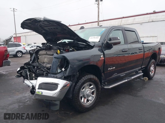 2022 Ram 2500 Big Horn with VIN 3C6UR5DL9NG104389, listed as a IAAI auction lot 41298402 with 62,525 mi miles. Bid and sale history available at carsss.com. Image 2.
