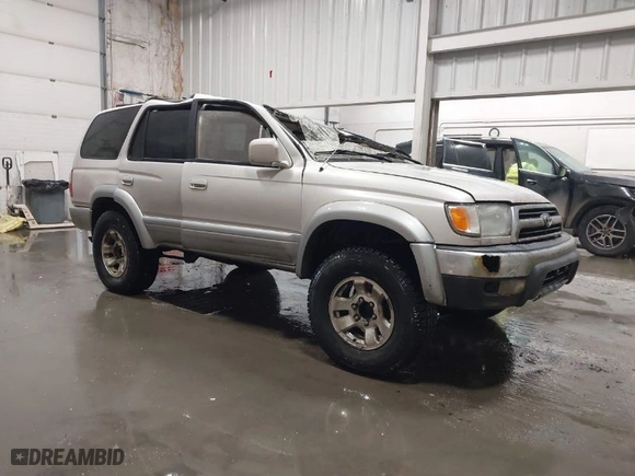 1998 Toyota 4Runner Limited with VIN JT3HN87R0W0189219, listed as a IAAI auction lot 41815288 with 227,784 mi miles. Bid and sale history available at carsss.com. Image 1.