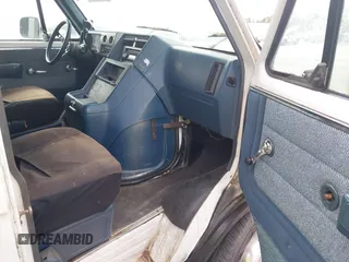1995 GMC Rally z VIN 1GJGG39K1SF521849, wystawiony jako IAAI lot #42197276 z przebiegiem 208 329 mil mil oraz . Historia ofert i sprzedaży dostępna na DreamBid. Obrazek 5.