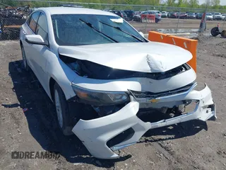 2018 Chevrolet Malibu LT z VIN 1G1ZD5ST7JF113869, wystawiony jako IAAI lot #42188467 z przebiegiem 104 531 mil mil oraz . Historia ofert i sprzedaży dostępna na DreamBid. Obrazek 6.