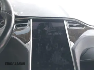 2013 Tesla Model S с VIN 5YJSA1AG2DFP11228, выставлен на аукционе IAAI как лот 41339370 с пробегом 121 237 миль миль и . История ставок и продаж доступна на DreamBid. Изображение 17.