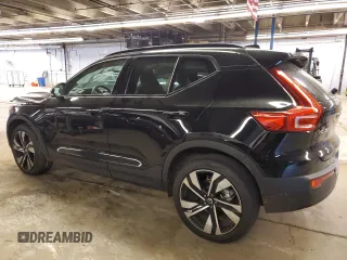 2023 Volvo XC40 Ultimate Dark Theme z VIN YV4L12UX0P2093949, wystawiony jako Copart lot #83119964 z przebiegiem 11 047 mil mil oraz Szkoda całkowita • Salvage title. Historia ofert i sprzedaży dostępna na DreamBid. Obrazek 2.