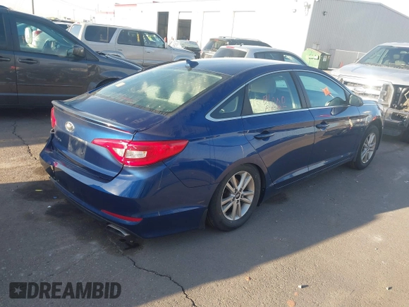 2017 Hyundai Sonata SE z VIN 5NPE24AF8HH565251, wystawiony jako IAAI lot #41762572 z przebiegiem Nie podano mil oraz . Historia ofert i sprzedaży dostępna na DreamBid. Obrazek 4.