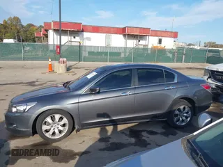 2010 Honda Accord EX z VIN 5KBCP3F72AB003825, wystawiony jako IAAI lot #40726431 z przebiegiem 172 626 mil mil oraz . Historia ofert i sprzedaży dostępna na DreamBid. Obrazek 14.