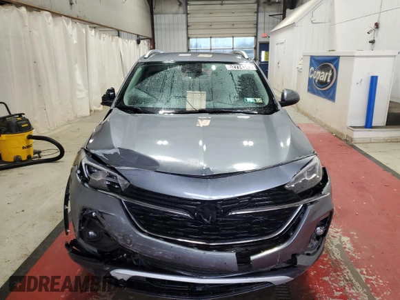 2021 Buick Encore GX Essence z VIN KL4MMGSL3MB170153, wystawiony jako Copart lot #52774345 z przebiegiem 81 292 mil mil oraz Szkoda całkowita • Salvage title. Historia ofert i sprzedaży dostępna na DreamBid. Obrazek 5.
