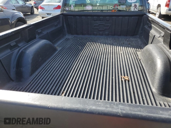 2005 Chevrolet Silverado 1500 Work Truck z VIN 1GCEC14X95Z105147, wystawiony jako Copart lot #45899345 z przebiegiem 121 210 mil mil oraz Szkoda całkowita • Salvage title. Historia ofert i sprzedaży dostępna na DreamBid. Obrazek 10.