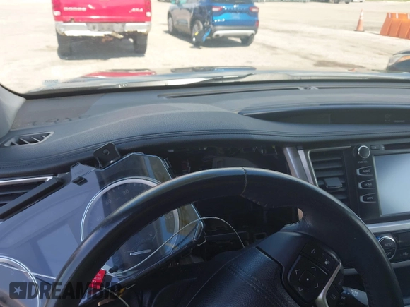 2017 Toyota Highlander XLE with VIN 5TDKZRFH6HS205427, listed as a IAAI auction lot 42581825 with Not provided miles and . Bid and sale history available at DreamBid. Image 6.