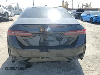 2024 BMW 5 Series 530i z VIN WBA43FJ08RCS17556, wystawiony jako Copart lot #48853495 z przebiegiem 4 151 mil mil oraz Szkoda całkowita • Salvage title. Historia ofert i sprzedaży dostępna na DreamBid. Obrazek 6.