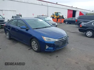 2020 Hyundai Elantra SE with VIN 5NPD74LF7LH510888, listed as a IAAI auction lot 41818897 with 34,761 mi miles. Bid and sale history available at carsss.com. Image 1.