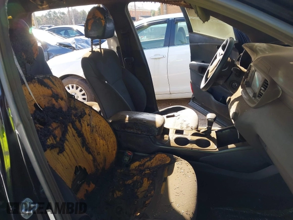 2019 Kia Sorento LX with VIN 5XYPG4A36KG538256, listed as a IAAI auction lot 41601031 with 1 mi miles. Bid and sale history available at carsss.com. Image 6.