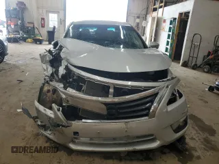 2015 Nissan Altima 2.5 z VIN 1N4AL3AP5FN878498, wystawiony jako Copart lot #59353745 z przebiegiem 129 325 mil mil oraz Szkoda całkowita • Salvage title. Historia ofert i sprzedaży dostępna na DreamBid. Obrazek 5.