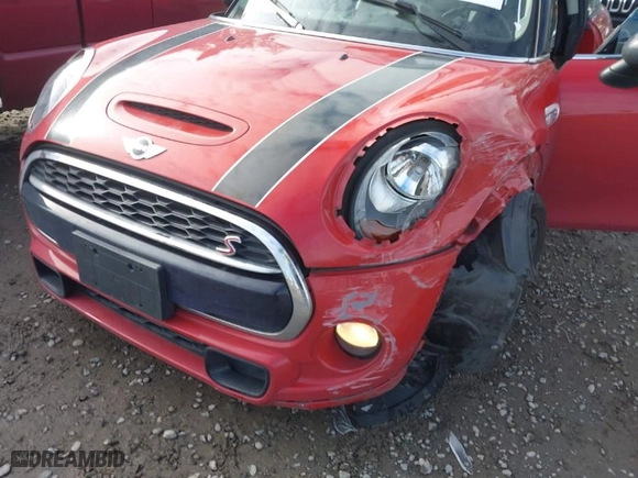 2015 MINI Cooper Hardtop S with VIN WMWXP7C57F2A39093, listed as a IAAI auction lot 41543865 with NaN miles. Bid and sale history available at carsss.com. Image 19.