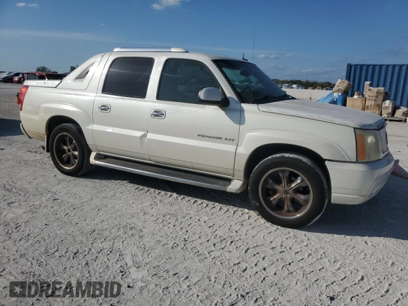 2003 Cadillac Escalade EXT z VIN 3GYEK63N53G165742, wystawiony jako Copart lot #45968195 z przebiegiem 148 476 mil mil oraz Tytuł czysty. Historia ofert i sprzedaży dostępna na DreamBid. Obrazek 4.