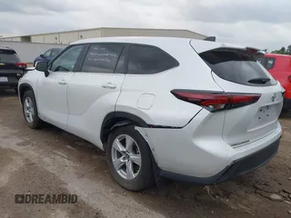 2024 Toyota Highlander LE z VIN 5TDKDRBH6RS536028, wystawiony jako IAAI lot #42186638 z przebiegiem 36 205 mil mil oraz . Historia ofert i sprzedaży dostępna na DreamBid. Obrazek 3.