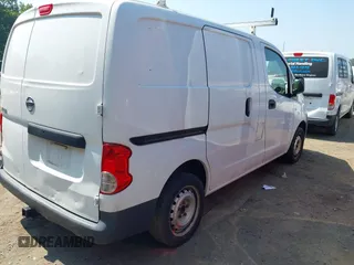 2015 Nissan NV200 S with VIN 3N6CM0KN6FK728396, listed as a IAAI auction lot 42838179 with 187,706 mi miles and . Bid and sale history available at DreamBid. Image 4.