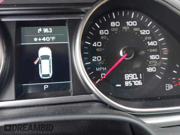 2015 Audi Q7 3.0T Premium Plus with VIN WA1LGBFE2FD006160, listed as a IAAI auction lot 41702382 with 85,706 mi miles. Bid and sale history available at carsss.com. Image 15.