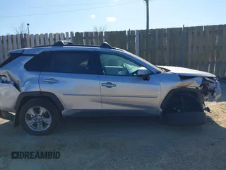 2024 Toyota RAV4 XLE with VIN 2T3P1RFV3RC480256, listed as a IAAI auction lot 41899362 with 1,770 mi miles. Bid and sale history available at carsss.com. Image 14.