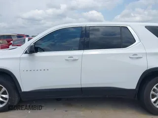 2020 Chevrolet Traverse LS z VIN 1GNERFKW4LJ163269, wystawiony jako IAAI lot #42138503 z przebiegiem 161 619 mil mil oraz . Historia ofert i sprzedaży dostępna na DreamBid. Obrazek 14.