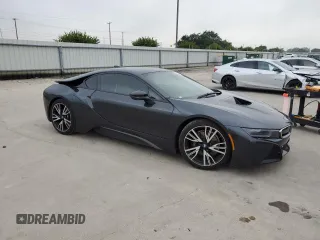 2015 BMW i8 z VIN WBY2Z2C50FV674256, wystawiony jako Copart lot #56895134 z przebiegiem 33 484 mil mil oraz Szkody całkowita. Historia ofert i sprzedaży dostępna na DreamBid. Obrazek 4.