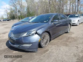 2013 Lincoln MKZ z VIN 3LN6L2G95DR808850, wystawiony jako IAAI lot #41980262 z przebiegiem Nie podano mil oraz . Historia ofert i sprzedaży dostępna na DreamBid. Obrazek 2.