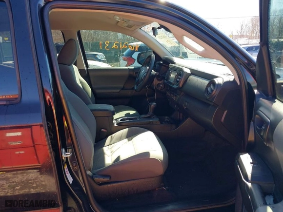 2019 Toyota Tacoma 4WD SR with VIN 3TMCZ5AN3KM201370, listed as a IAAI auction lot 41621231 with 46,148 mi miles. Bid and sale history available at carsss.com. Image 5.
