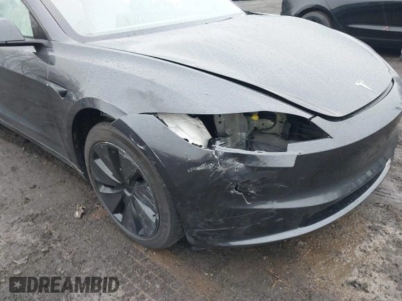 2024 Tesla Model 3 z VIN 5YJ3E1EA9RF858829, wystawiony jako IAAI lot #41160315 z przebiegiem 2 994 mil mil oraz . Historia ofert i sprzedaży dostępna na DreamBid. Obrazek 6.