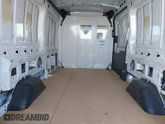 2018 Ford Transit с VIN 1FTBW2CG8JKB14734, выставлен на аукционе IAAI как лот 41320272 с пробегом 117 535 миль миль и . История ставок и продаж доступна на DreamBid. Изображение 8.