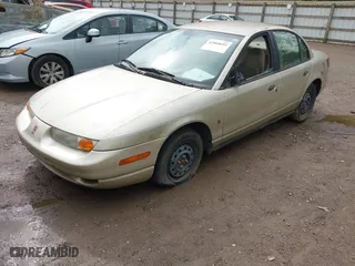 2000 Saturn SL with VIN 1G8ZH5287YZ262924, listed as a IAAI auction lot 42068691 with 161,975 mi miles. Bid and sale history available at carsss.com. Image 2.