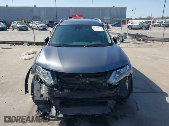 2020 Nissan Rogue S z VIN 5N1AT2MT7LC713875, wystawiony jako IAAI lot #41758058 z przebiegiem 46 529 mil mil oraz . Historia ofert i sprzedaży dostępna na DreamBid. Obrazek 13.