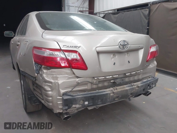 2007 Toyota Camry LE z VIN 4T1BK46K27U006559, wystawiony jako IAAI lot #42250629 z przebiegiem 175 389 mil mil oraz . Historia ofert i sprzedaży dostępna na DreamBid. Obrazek 6.