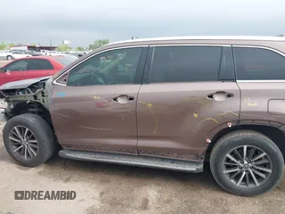 2017 Toyota Highlander XLE with VIN 5TDKZRFH1HS201561, listed as a IAAI auction lot 41841439 with 110,644 mi miles and . Bid and sale history available at DreamBid. Image 18.