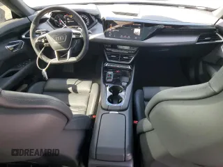 2023 Audi e-tron GT Premium Plus z VIN WAUCJBFW0P7001245, wystawiony jako Copart lot #46142435 z przebiegiem 8 352 mil mil oraz Szkoda całkowita • Salvage title. Historia ofert i sprzedaży dostępna na DreamBid. Obrazek 8.