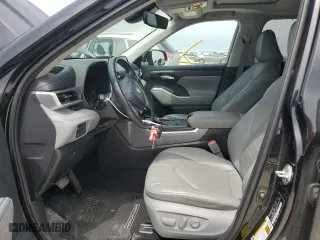 2020 Toyota Highlander XLE with VIN 5TDGZRAH9LS502911, listed as a Copart auction lot 51256955 with 84,424 mi miles and Salvage Title. Bid and sale history available at carsss.com. Image 7.